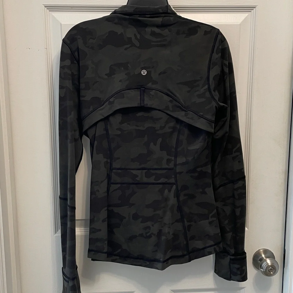 Lululemon camouflage Define Jacket - Picture 4 of 5